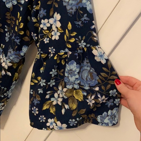 Floral Top - Picture 2 of 4